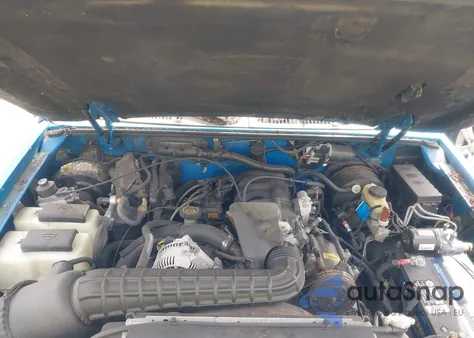 1996 Ford Explorer from USA, damaged, VIN 1FMDU34X5TUA26312